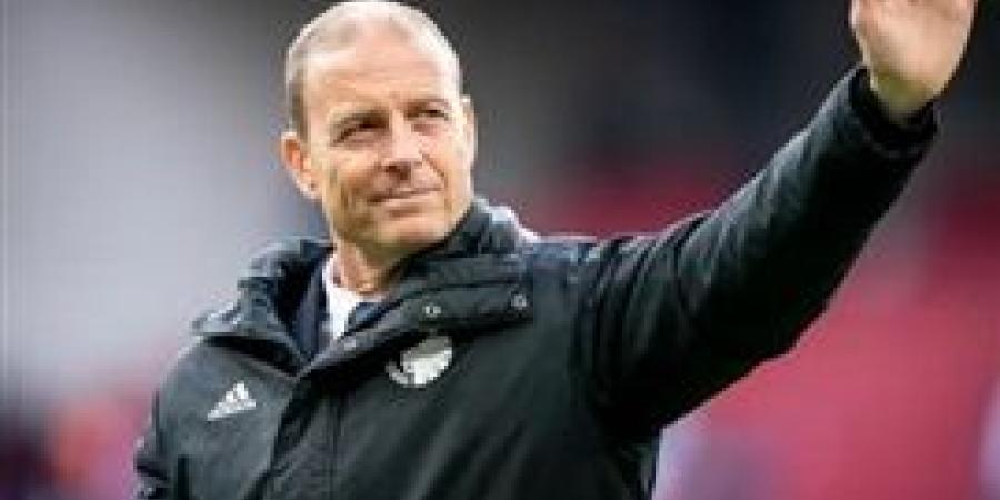 رسميا..
      الدنماركي
      ياس
      سوروب
      مديرًا
      فنيًا
      للأهلي
      لمدة
      عامين
      ونصف - بلس 48