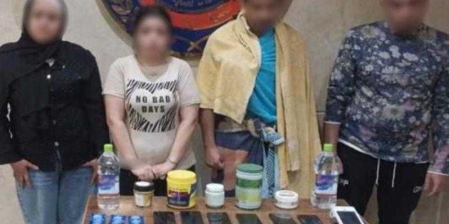 ضبط
      نادى
      صحى
      غير
      مرخص
      لممارسة
      أعمال
      منافية
      للآداب
      بالعجوزة - بلس 48