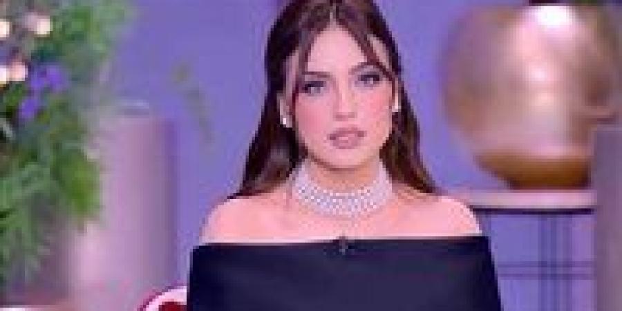 ياسمين
      عز
      بعد
      صعود
      مصر
      لكأس
      العالم:
      رجل
      زيزو
      مسطرة
      ومرموش
      الكورة
      لازقة
      فيه
      بغرا - بلس 48