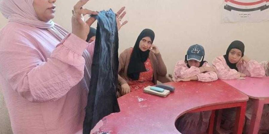أيادي
      مصر
      بالأقصر
      تنفذ
      سلسلة
      من
      الورش
      التدريبية
      المجانية
      في
      مجالي
      الحرف
      اليدوية
      وريادة
      الأعمال - بلس 48