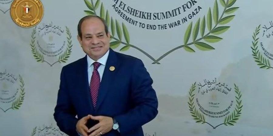 السيسي يصل مقر انعقاد قمة شرم الشيخ للسلام - بلس 48