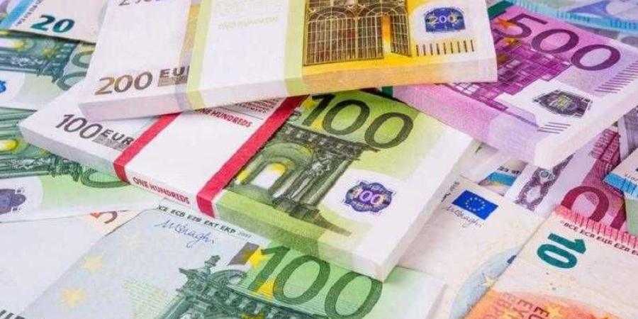 تراجع
      العملة
      الأوروبية..
      سعر
      اليورو
      اليوم
      الثلاثاء
      في
      البنوك - بلس 48