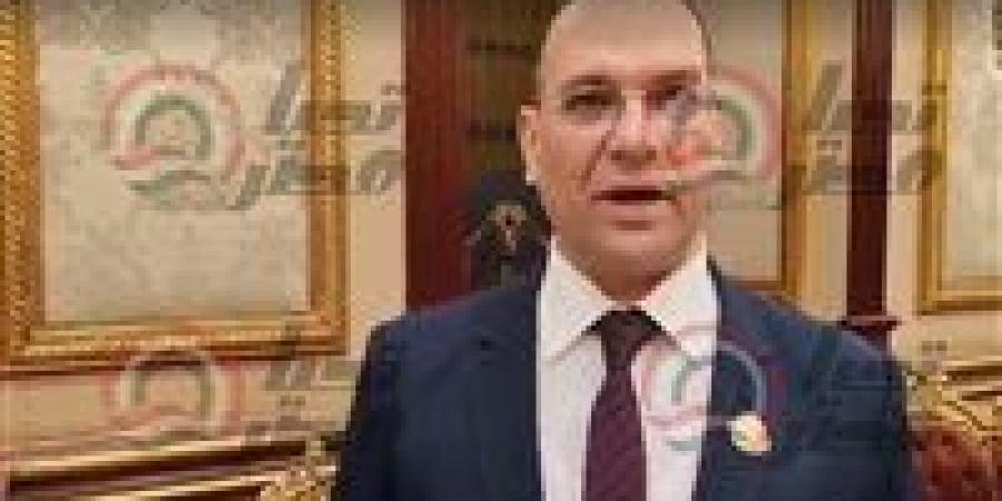 أحمد
      إدريس
      بعد
      تسلمه
      كارنيه
      مجلس
      الشيوخ:
      ملف
      الصحة
      والأدوية
      على
      رأس
      أولويتنا - بلس 48