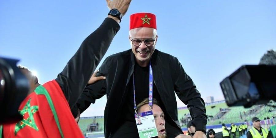 وهبي..
      ربان
      الأشبال
      يصعد
      مدارج
      المجد - بلس 48