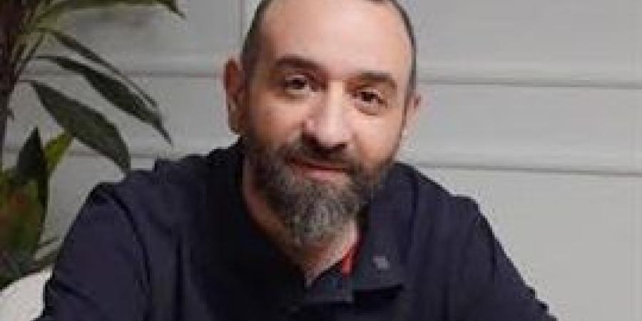 عمرو
      سلامة
      يخرج
      عن
      صمته
      ويكشف
      تفاصيل
      أزمته
      مع
      صناع
      فيلم
      شمس
      الزناتي
      2 - بلس 48