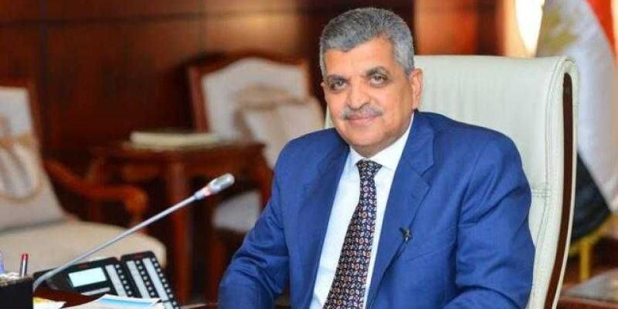 رئيس
      قناة
      السويس:
      تحسن
      نسبي
      في
      حركة
      الملاحة
      ولم
      نصل
      للمعدلات
      الطبيعية - بلس 48