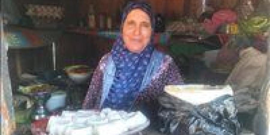 حكاية
      «أم
      محمد»
      ابنة
      الشرقية
      وصاحبة
      أقدم
      كشك
      وجبات
      إفطار
      على
      ضفاف
      بحر
      مويس - بلس 48