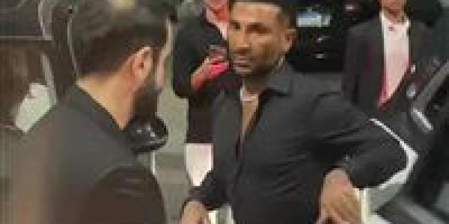 أحمد
      سعد
      وابن
      النادي
      يحتفلان
      مع
      حاتم
      صلاح
      بحفل
      زفافه - بلس 48