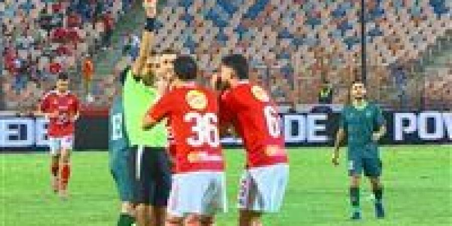 طرد
      في
      مباراة
      الاهلي
      والاتحاد
      السكندري..
      أحمد
      نبيل
      كوكا
      بين
      الانضباط
      والاندفاع - بلس 48