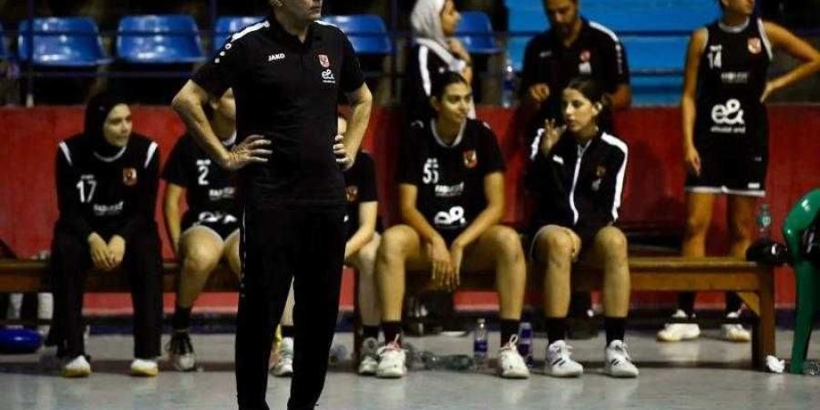«سيدات
      سلة
      الأهلي»
      يواجه
      هليوبوليس
      في
      ربع
      نهائي
      بطولة
      دوري
      المرتبط - بلس 48