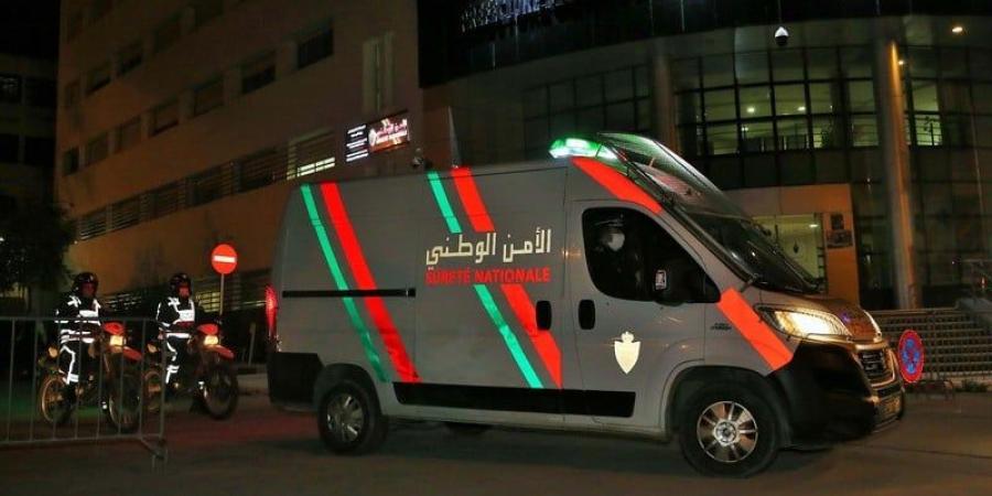 رصيف
      الصحافة:
      توقيف
      سائق
      بتهمة
      الإيذاء
      العمدي
      لشرطي
      بمدينة
      سلا - بلس 48