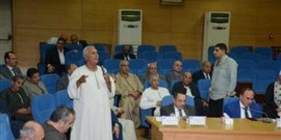 نقيب
      الفلاحين
      يطالب
      بتحديد
      مدة
      عضويه
      مجالس
      ادارة
      الجمعيات
      التعاونية
      الزراعية - بلس 48