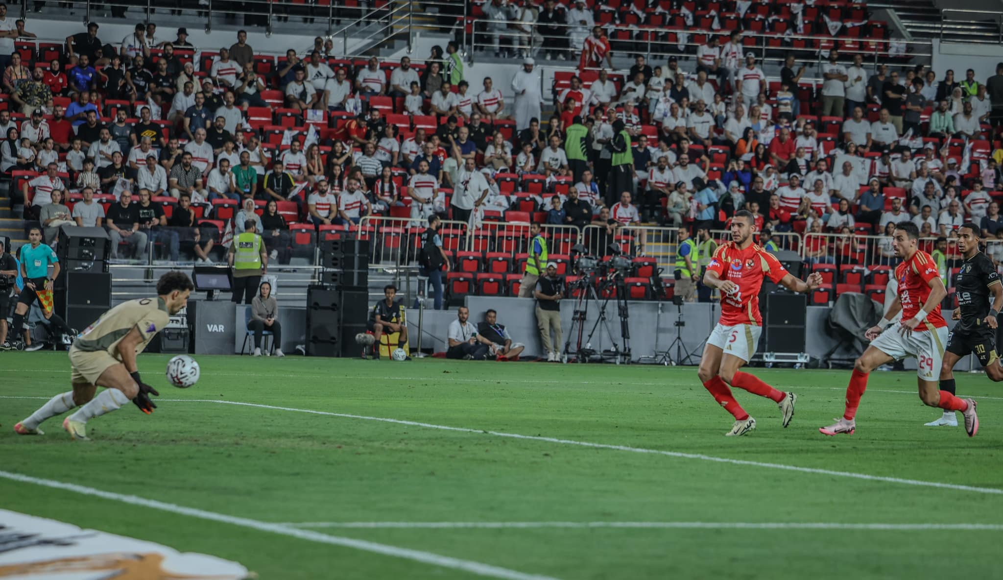 تدريبات قوية لحراس مرمي الزمالك استعدادا لمواجهة الاتحاد