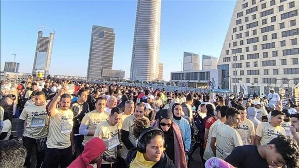 لحظات المتعة والحماس.. استعدادات ماراثون زايد فى العاصمة الإدارية الجديدة (بث مباشر) 
  الجمعة 27/12/2024 10:30 ص
    
    حالة من الحماس والمتعة شهدتها فعاليات النسخة التاسعة من ماراثون زايد الخيري بالعاصمة الإدارية الجديدة، والذي انطلق صباح اليوم الجمعة