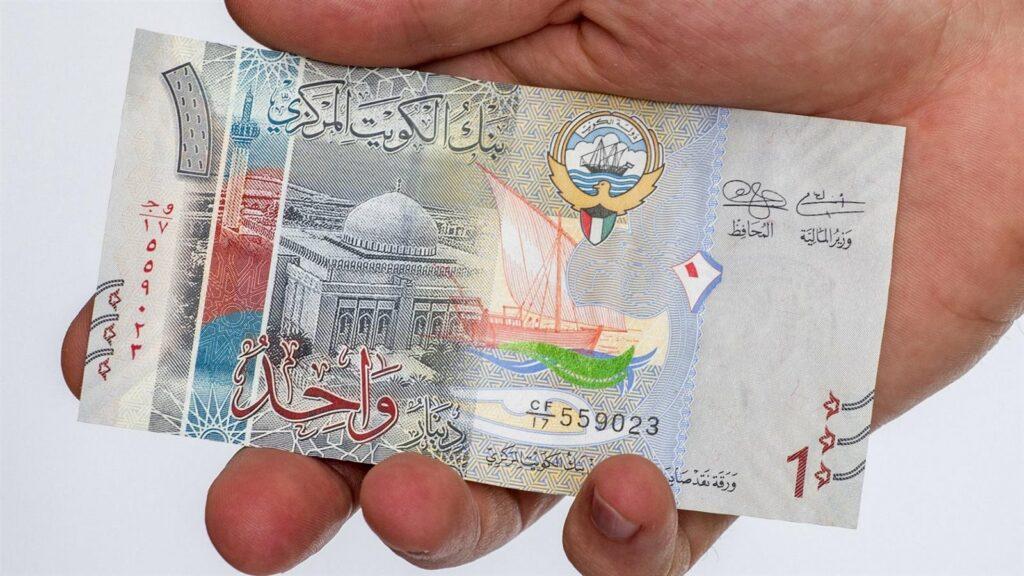 سعر الدينار الكويتي مقابل الجنيه المصري اليوم الجمعة 27 ديسمبر.. آخر تحديث