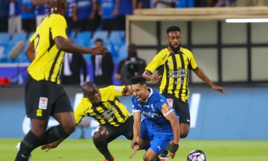 قمة خارج التوقعات بين الهلال والاتحاد في ربع نهائي كأس الملك