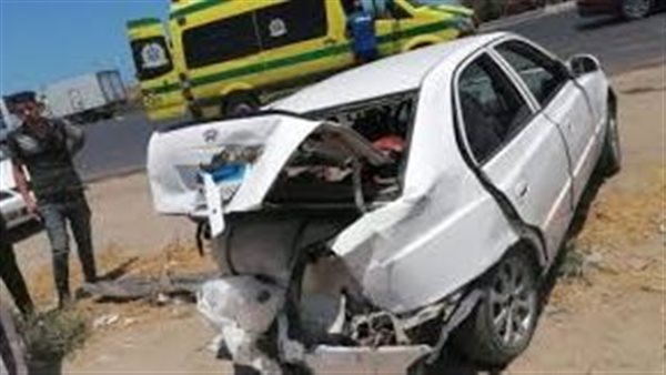 اختلت عجلة القيادة في يدها.. إصابة سيدة وطفلها في حادث انقلاب سيارة ملاكي بأكتوبر