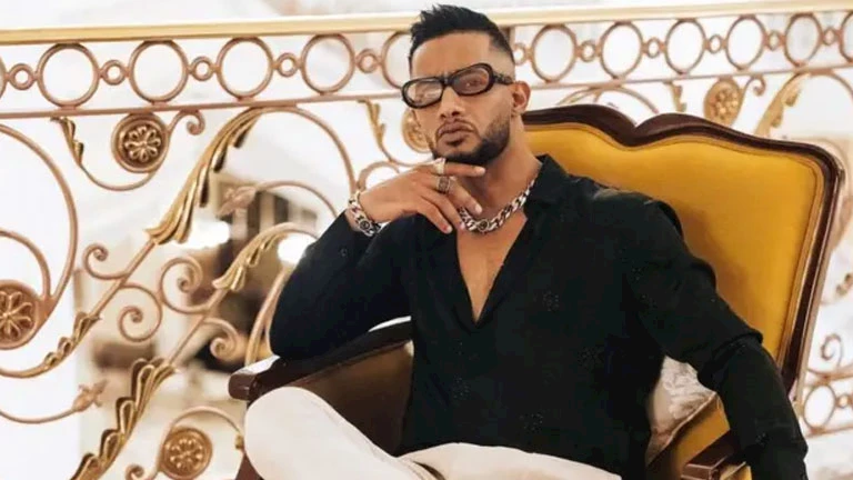 محمد رمضان يكشف عن تفاصيل جديدة في أحدث ظهور له مع والده