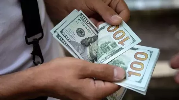 تعرف على سعر الدولار في البنوك المصرية اليوم 4 مايو.. استقرار في الشراء والبيع
