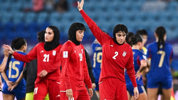 بعد تصريحات ترامب.. أستراليا تمنح اللجوء لخمس لاعبات من المنتخب الإيراني للكرة