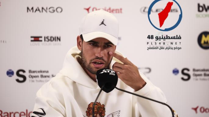 إصابة ألكاراز تخرج عنده من دورة برشلونة وتبعده عن تصدر التصنيف العالمي