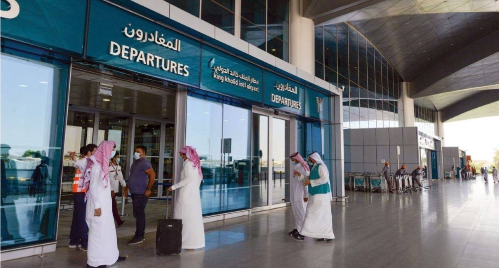 استئناف تدريجي لرحلات الطيران في المطارات السعودية عقب إعلان وقف النار وتأثيره على حركة السفر والتنقل