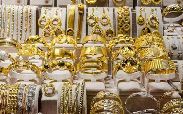 الذهب يحافظ على استقراره في السوق المصرية خلال منتصف التعاملات