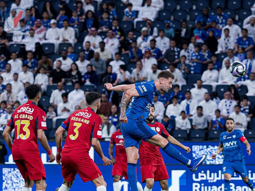 الهلال يتابع مطاردته لصدارة دوري السعودية بعد فوزه على ضمك ويقترب من النصر