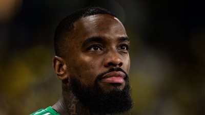 انطلاق الشوط الثاني حاسم في مباراة النصر والأهلي معركة التتويج في دوري روشن السعودي