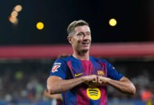 ليفاندوفسكي يرفض تجديد عقده مع برشلونة ويصر على مطالبته المالية