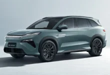 ما أسباب تميز سيارة BYD Atto 8 الجديدة في الشحن والتنقل لمسافات طويلة