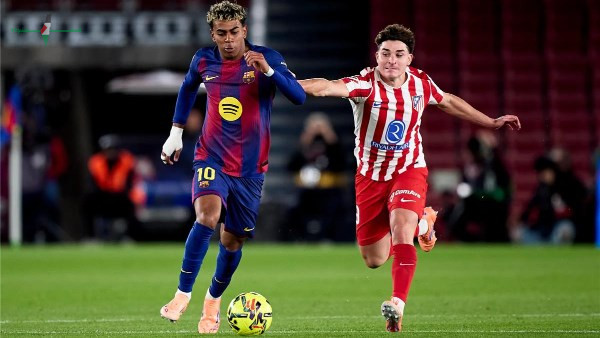 أتلتيكو مدريد يعلن رفضه بيع أليكس سيميث لبرشلونة ويؤكد تمسكه بلاعبه