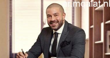 أحمد دياب يتسلم جائزته على أرض الملعب باستخدام طائرة خاصة في مناسبة رياضية هامة
