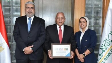 البنك الأهلي يطلق نسخة صديقة للبيئة من بطاقة ميزة