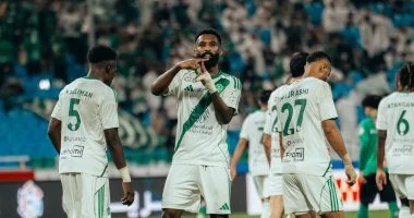 التعاون يسعى للفوز على أهلي جدة في مواجهة حاسمة بالدوري السعودي الليلة