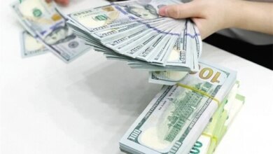 الدولار يتراجع إلى مستويات الإغلاق في البنوك المصرية بعد رابع أيام العيد
