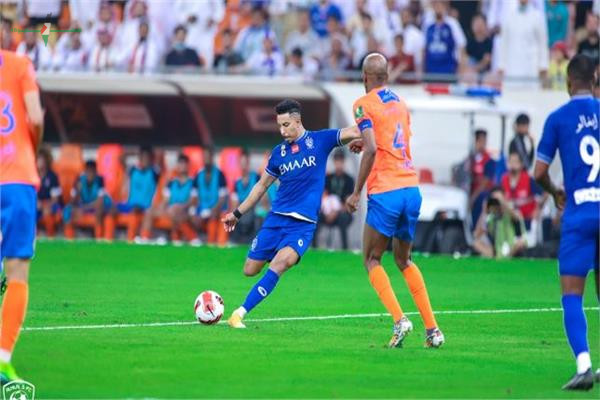 الهلال يواجه الفيحاء ويترقب دعم ضمك في الدوري السعودي للمحترفين
