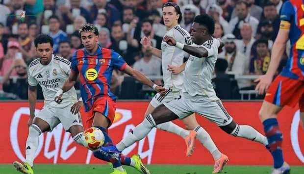 برشلونة وريال مدريد يستعدان للفوز بلقب الليغا في كلاسيكو مثير على ملعب كامب نو