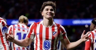برشلونة يخطط لزيادة عرضه إلى 135 مليون يورو لضم ألفاريز في صفقة مهمة