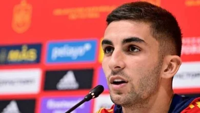 برشلونة يعلن قرارا جديدا بشأن مستقبل مهاجم الفريق في خطوة هامة لجهوده الكروية