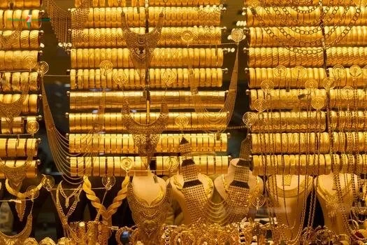 تراجع حاد في سعر الذهب اليوم الاثنين 18 مايو 2026 مع إمكانية دفع 25 جنيها دفعة واحدة تحديث مباشر