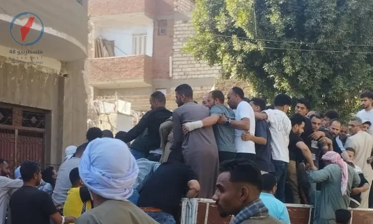 تشييع جثمان والد لاعب الزمالك محمد شحاتة في مسقط رأسه بالمنيا صور