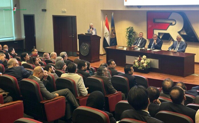 رئيس هيئة الرقابة المالية يناقش معايير تنظيم إعادة التأمين مع ممثلي الشركات