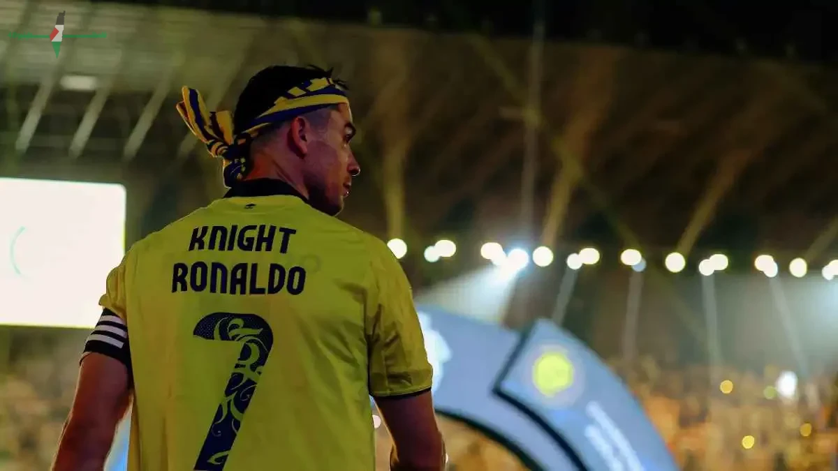 رونالدو يؤدي الصلاة مع لاعبي النصر المسلمين بطريقة لافتة تتوافق مع قيم الأديان