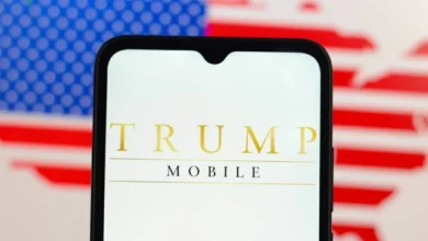 سيناتور أمريكي يوجه اتهامات لمؤسسة ترامب بالتضليل حول هاتف T1 في تقارير CNN الاقتصادية