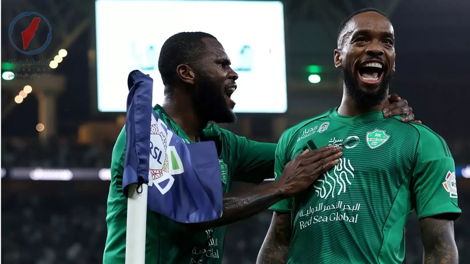صدمة لجماهير النادي الأهلي بعد خروج اللاعب فرانسيس كيسي مصابا خلال مواجهة نادي الفتح اليوم