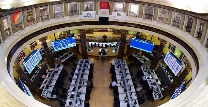 مدبولي يعلن بدء إجراءات قيد 10 شركات تابعة لقطاع البترول في البورصة