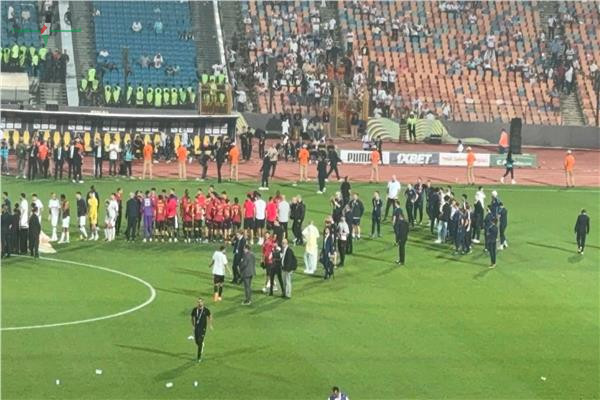 ممر شرفي من لاعبي اتحاد العاصمة للفريق الزمالك في خطوة لافتة