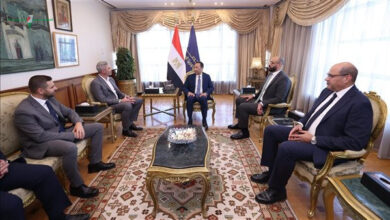 وزير الاتصالات يناقش مع شركة أمازون تعزيز استثماراتها في مشاريع البنية التحتية الحوسبية
