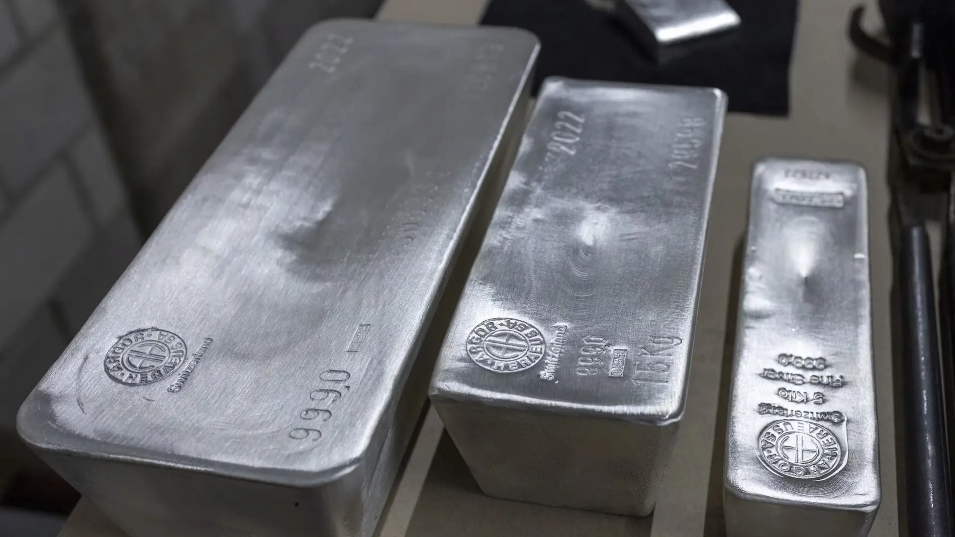 تحديث سعر الفضة اليوم في مصر والسعودية يشهد استقرارا ملحوظا لغياب المحرك الأساسي لتحركات الأسواق